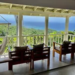 Waterfield Villa