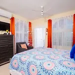 Columbus Heights Ocho Rios Ocean View Sleeps1-2 Person