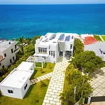 The W Villa 5 Bedroom Oceanfront W Staff