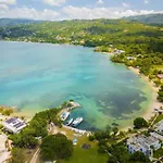 The W Villa 5 Bedroom Oceanfront W Staff
