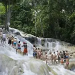 2 Bedroom Apartment Near Ocho Rios