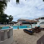 Sojo\'S Sandy Toes Santuary