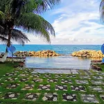 Idyllic Beachfront Condo