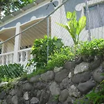 Pineapple Hill Sea View Cottage