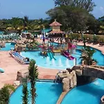 Jewel Runaway Bay Beach And Golf Resort