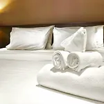 Paradise White House Villa
