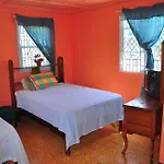 Duncan\'S Hideaway Guesthouse