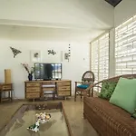 Villa Island Breeze