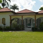 Cozy Coco Guest House