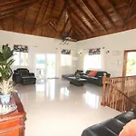 Paradise White House Villa