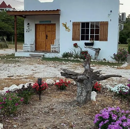 Azteca Villas