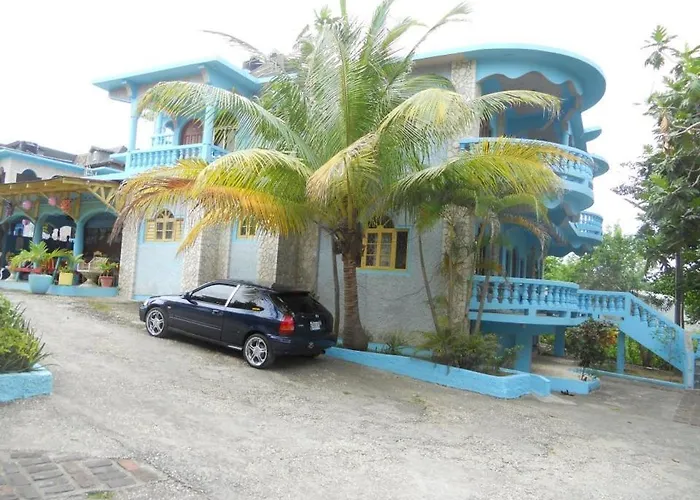 Cotton Tree Hotel