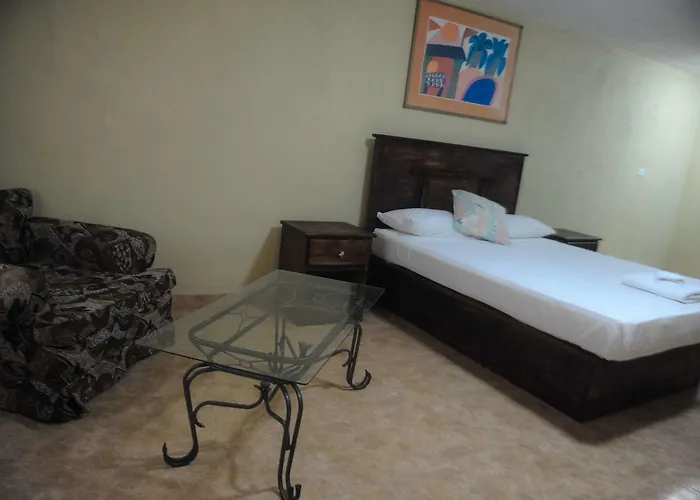 Rosehall Deluxe Hotel