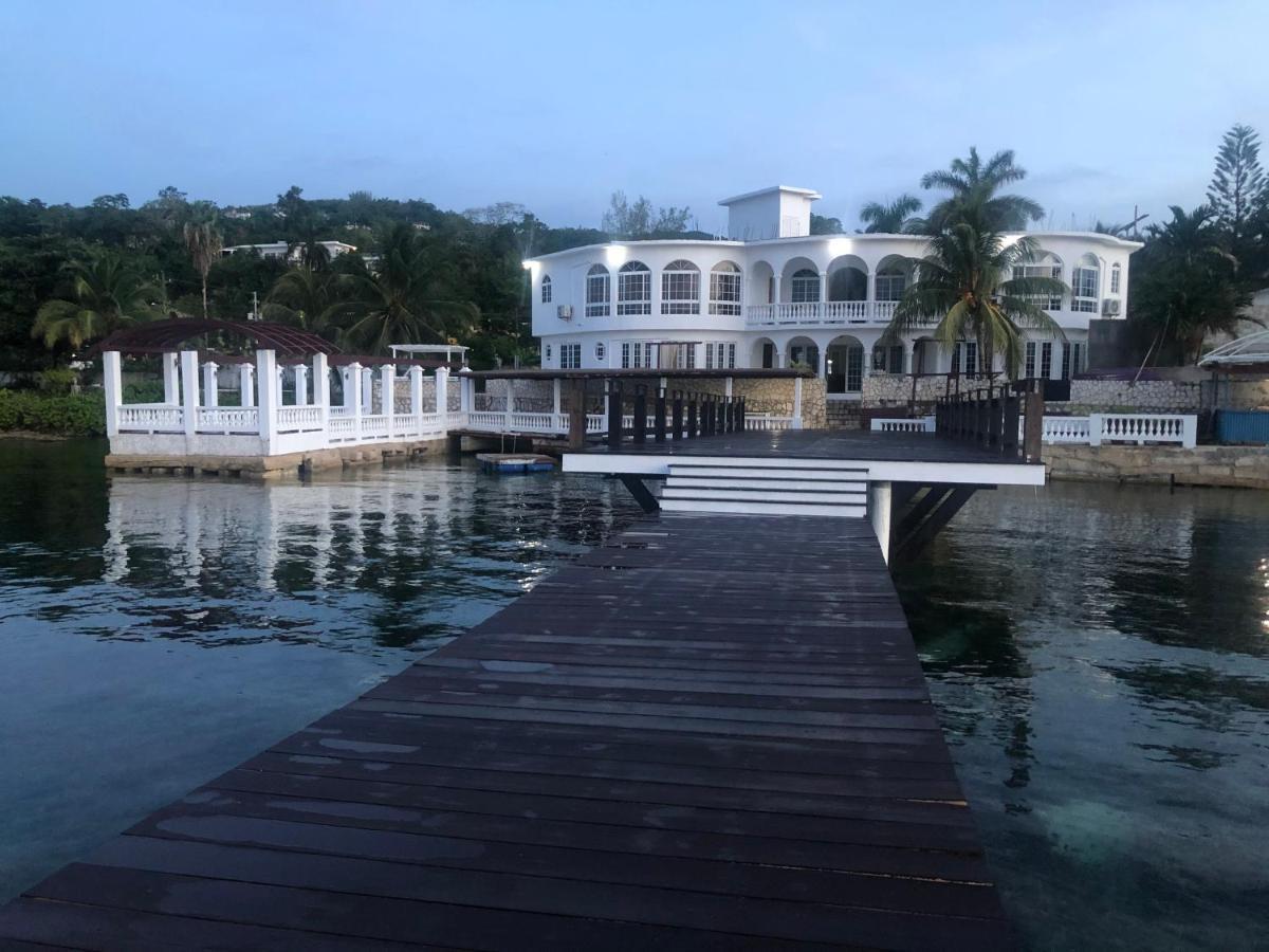 Waters Edge Homestay Montego Bay
