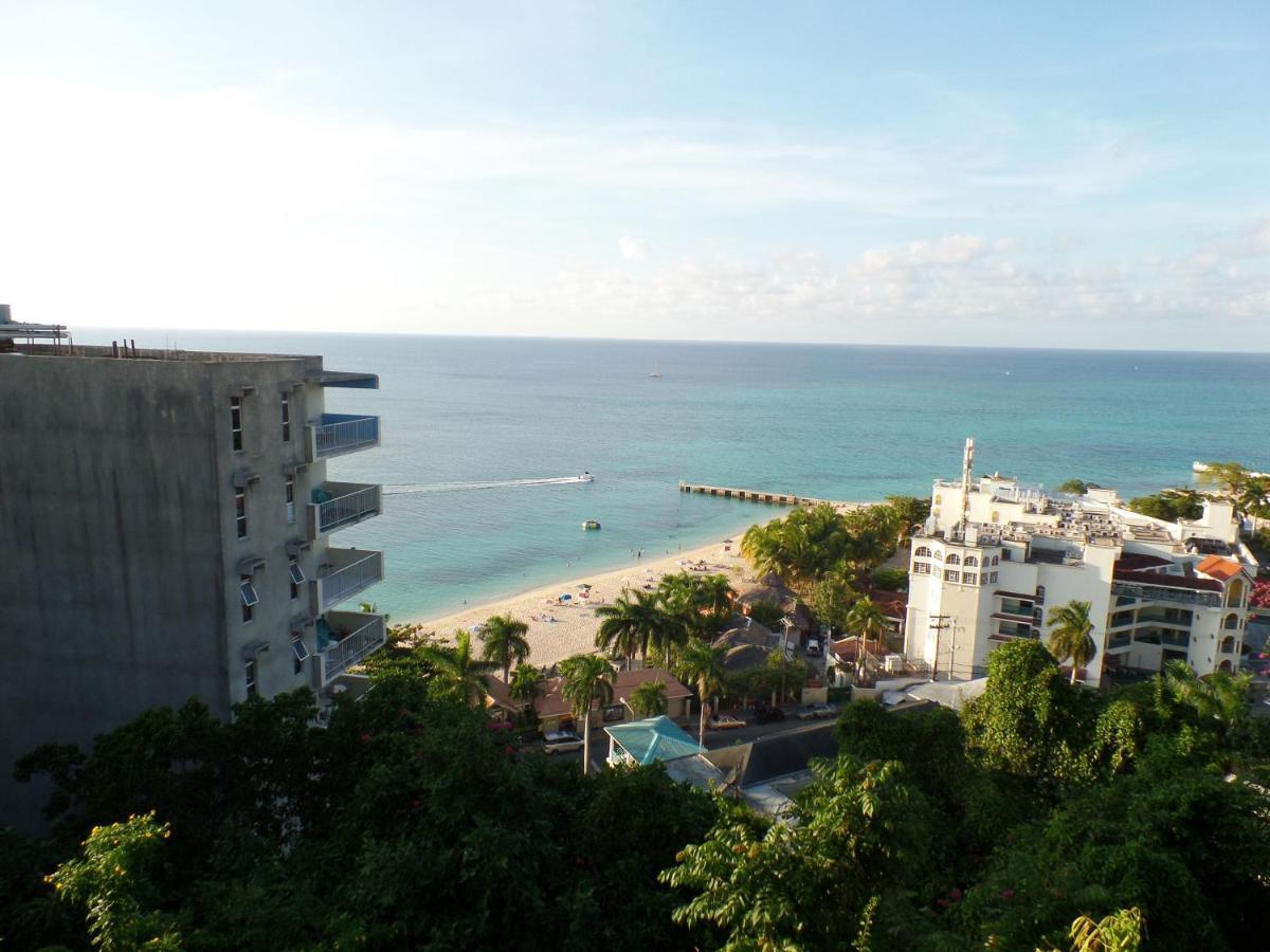 Apartment Penthouse Studio @ Club *
