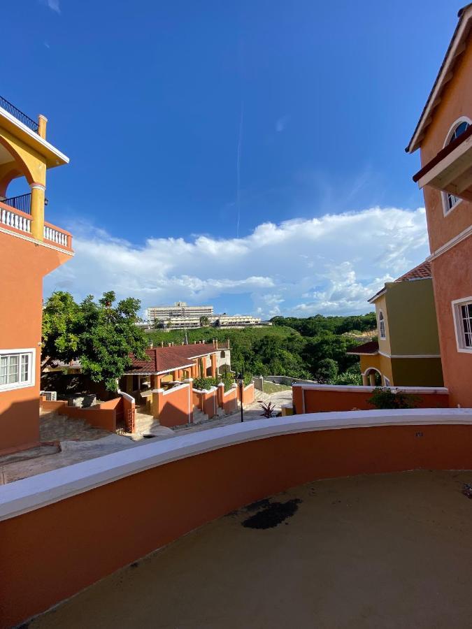 Mobay Vacation Village * Montego Bay
