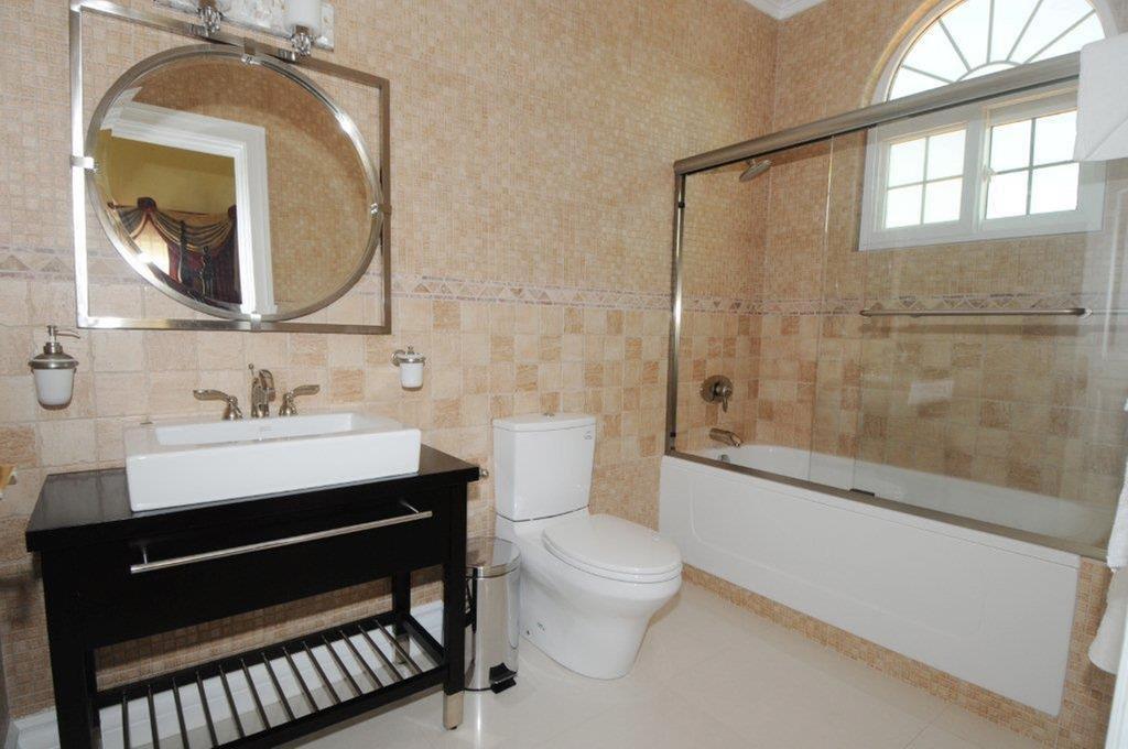 Genesis Sheer Elegance Hotel Saint James