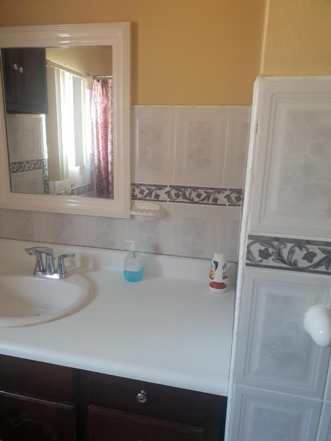 Guest house Tranquility Vacation Spot Kingston
