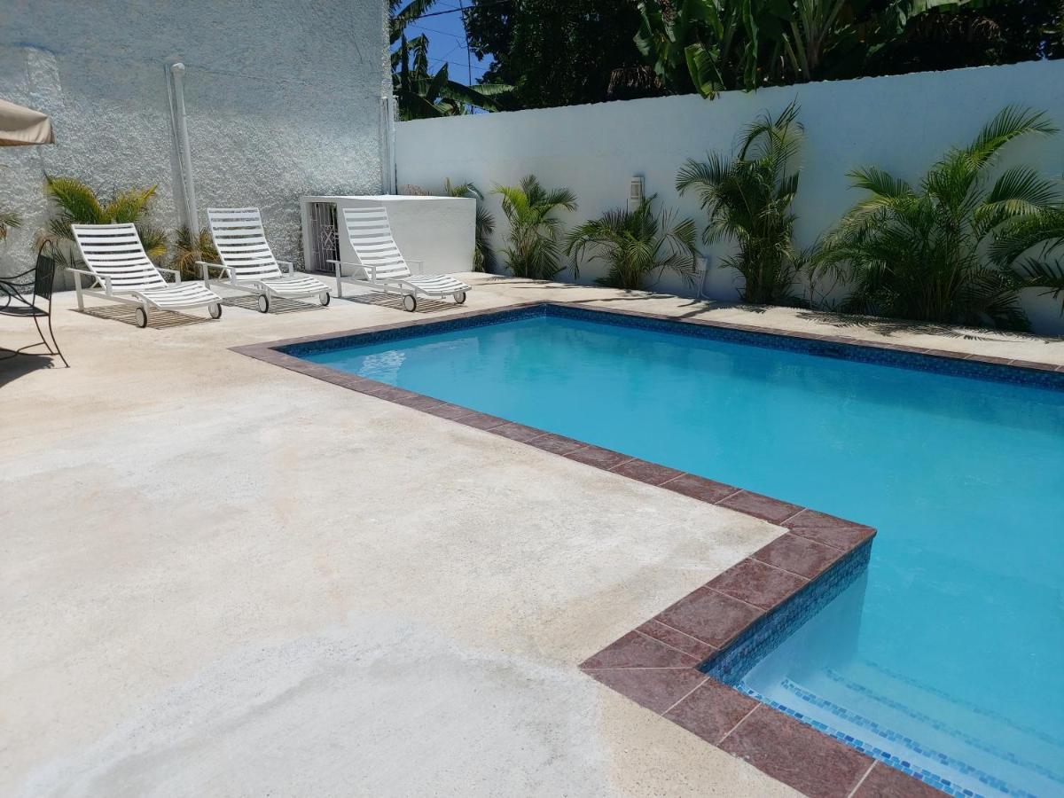 Citadel Rosehall Hotel 3*