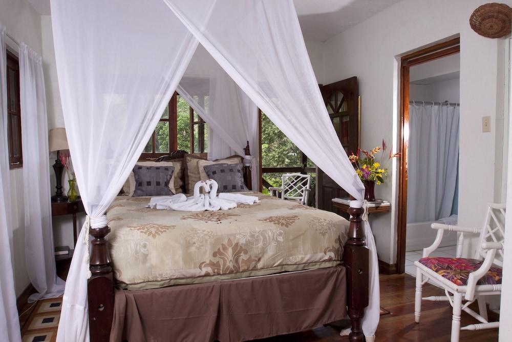 Hotel Forres Park 3*