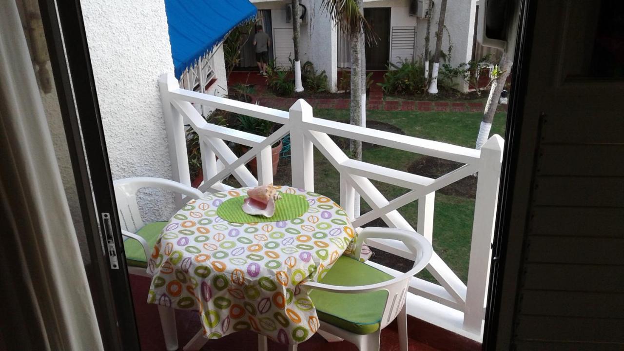 Idyllic Beachfront Apartment *