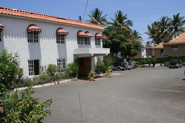 Idyllic Beachfront Apartment