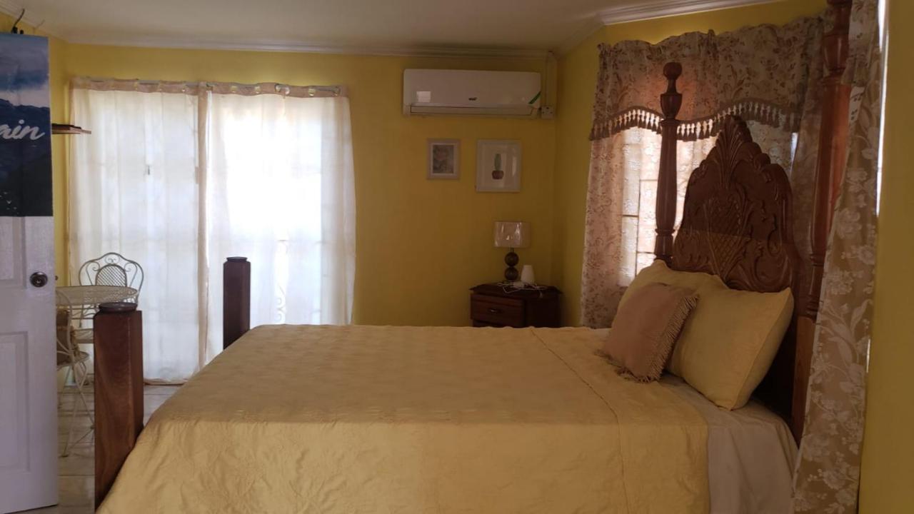 Eve's Rockaway Guest house Alligator Pond Village
