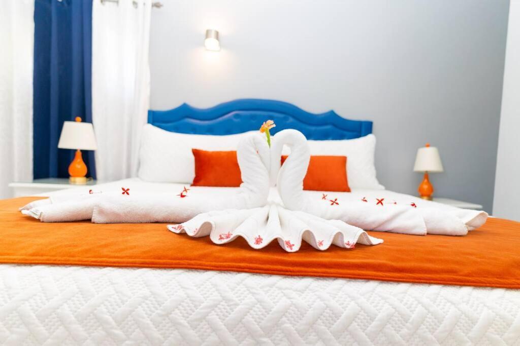 Coastal Bliss -oceanview 2-bedroom In The Heart Of Town Casa de hóspedes