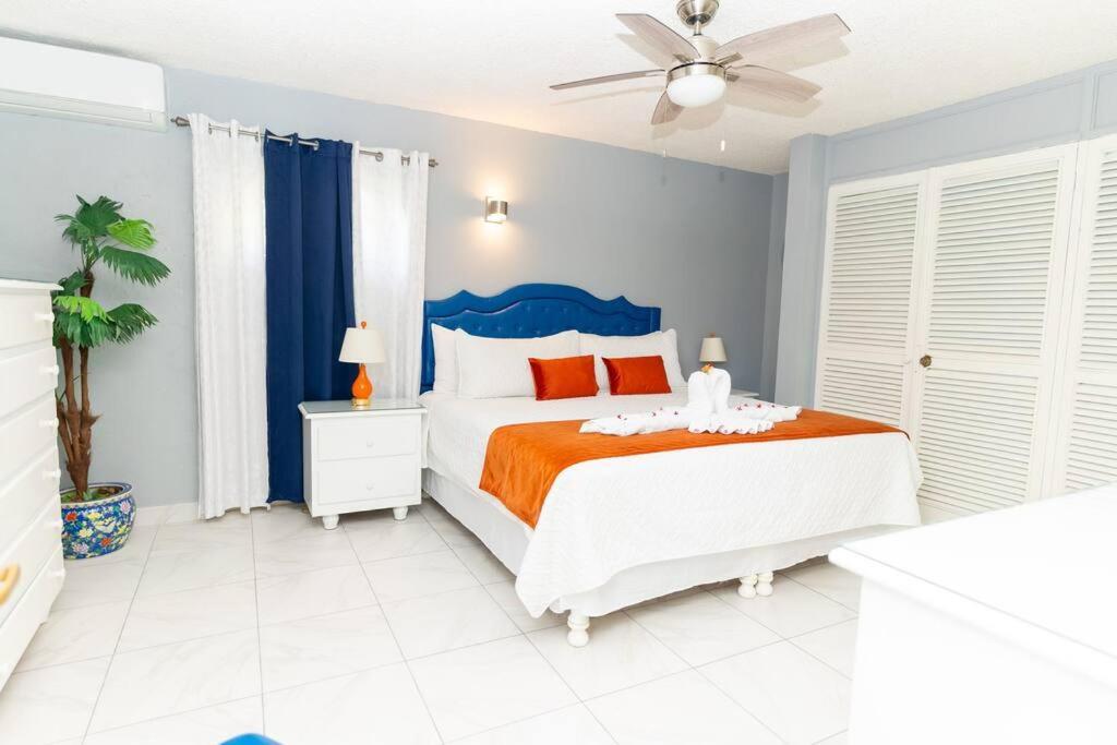 Coastal Bliss -oceanview 2-bedroom In The Heart Of Town Casa de hóspedes