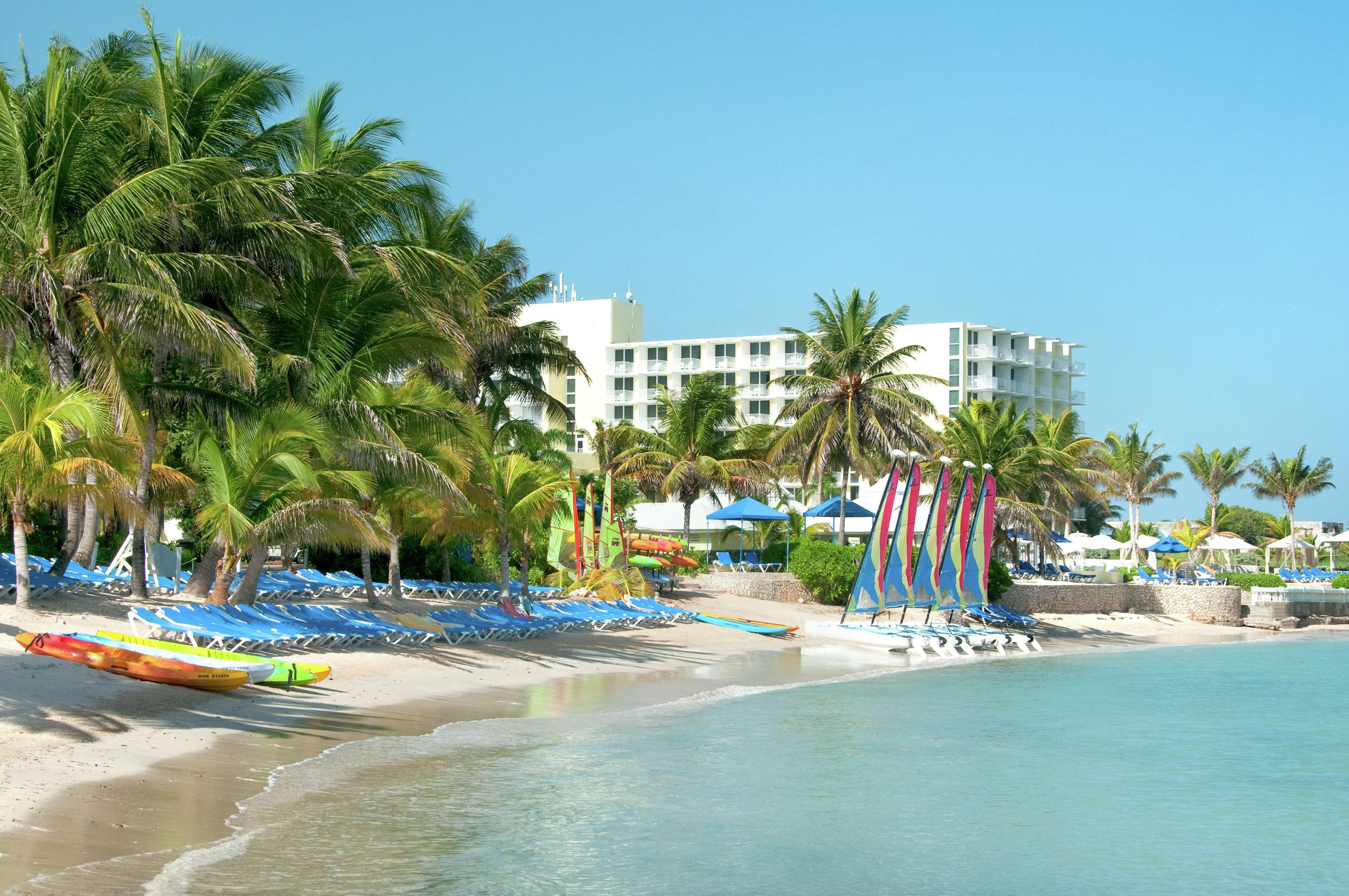 Hilton Rose Hall & 4*
