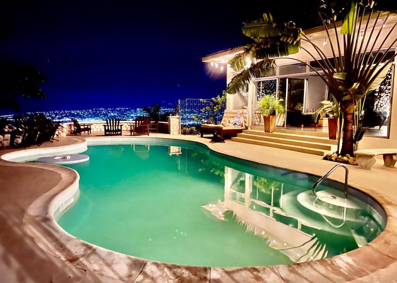 Waterfield Villa