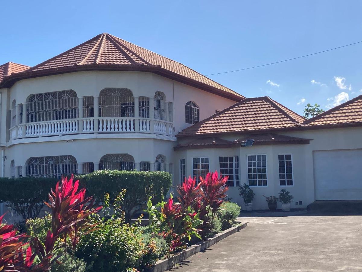 Pearlieron Place Homestay Runaway Bay