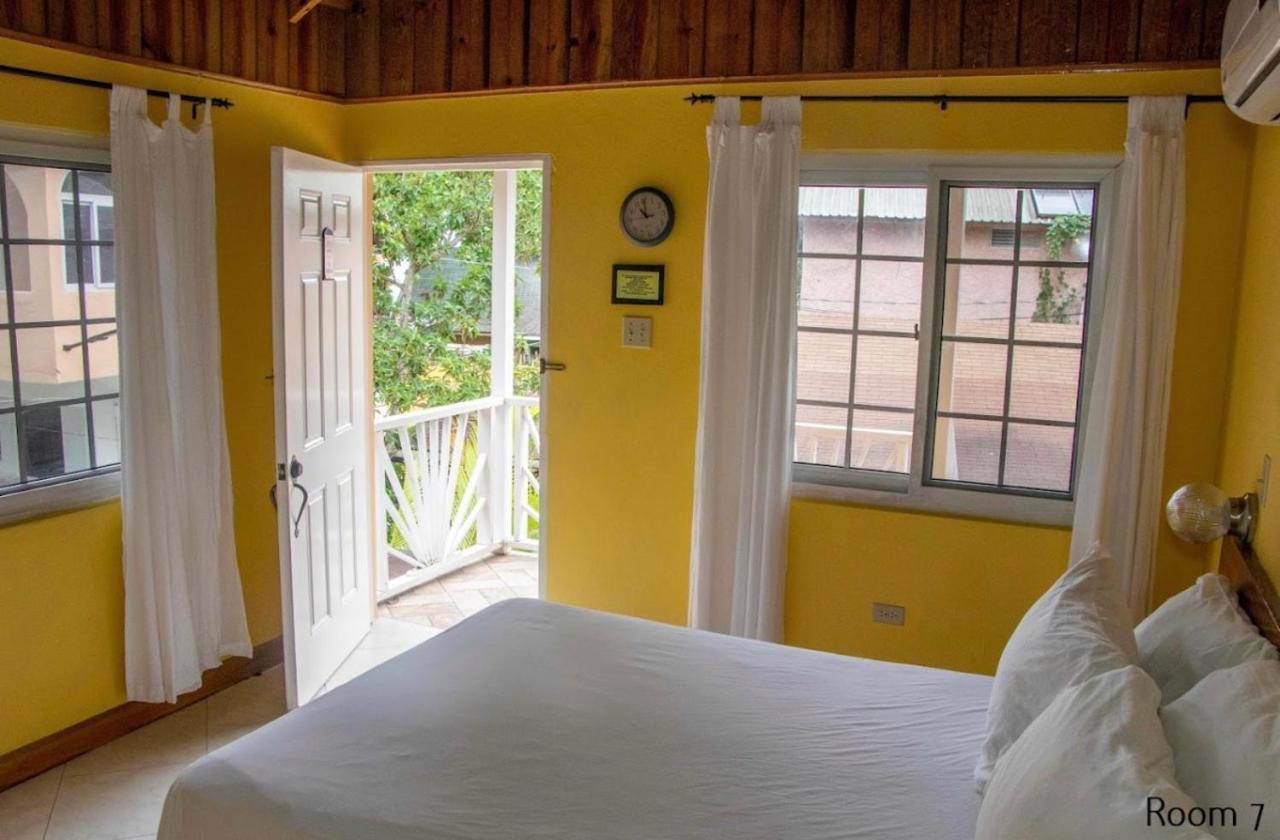 Mom's Place Negril