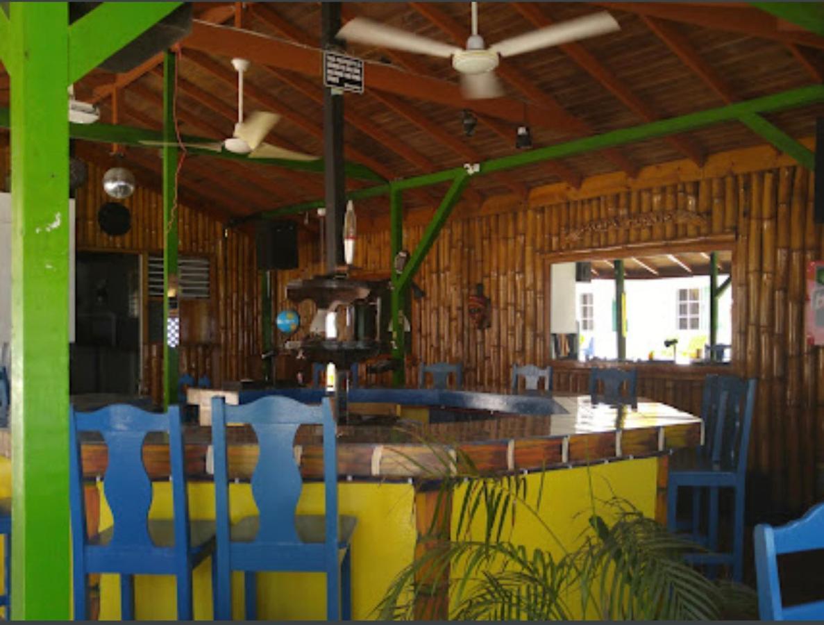 Mom's Place Negril