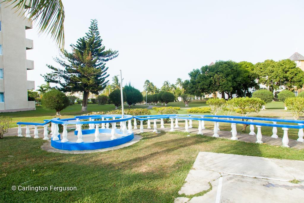 Turtle Towers Aparthotel