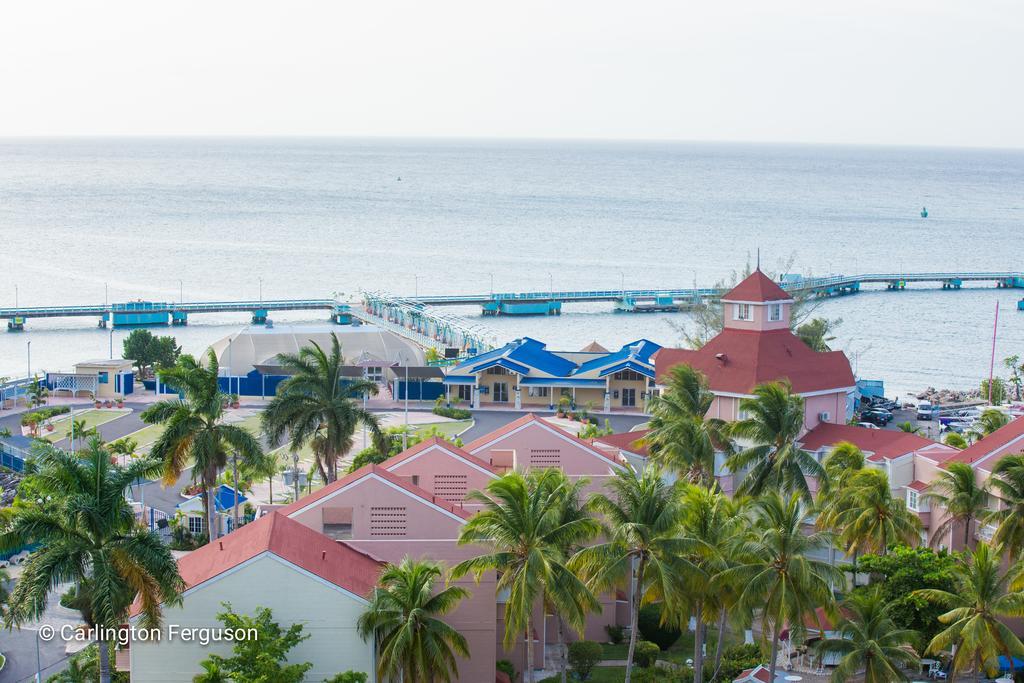 Turtle Towers Aparthotel