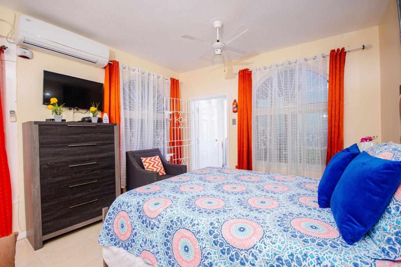 Columbus Heights Ocean View Sleeps1-2 Person Ocho Rios
