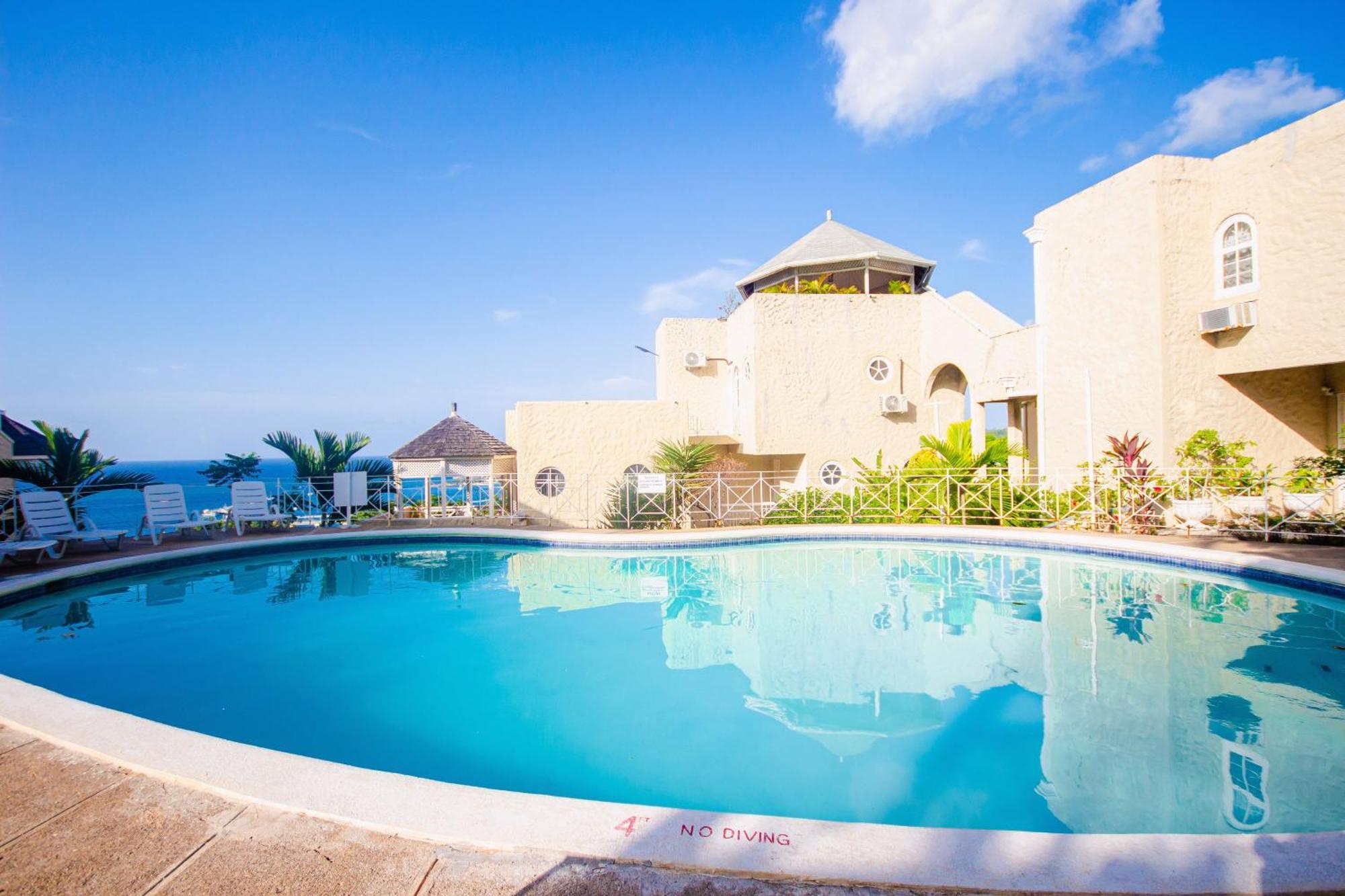 Columbus Heights Ocean View Sleeps1-2 Person * Ocho Rios