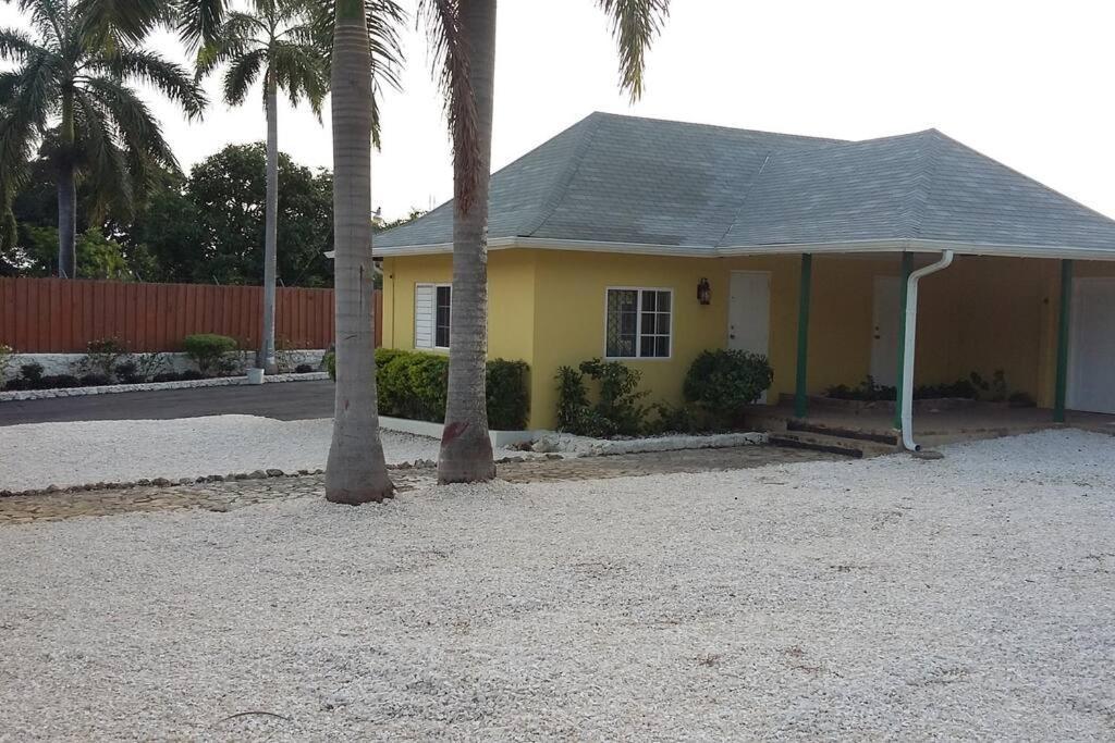 3 Bdr #2 At Ramparts Near Sangster Airport Apartment