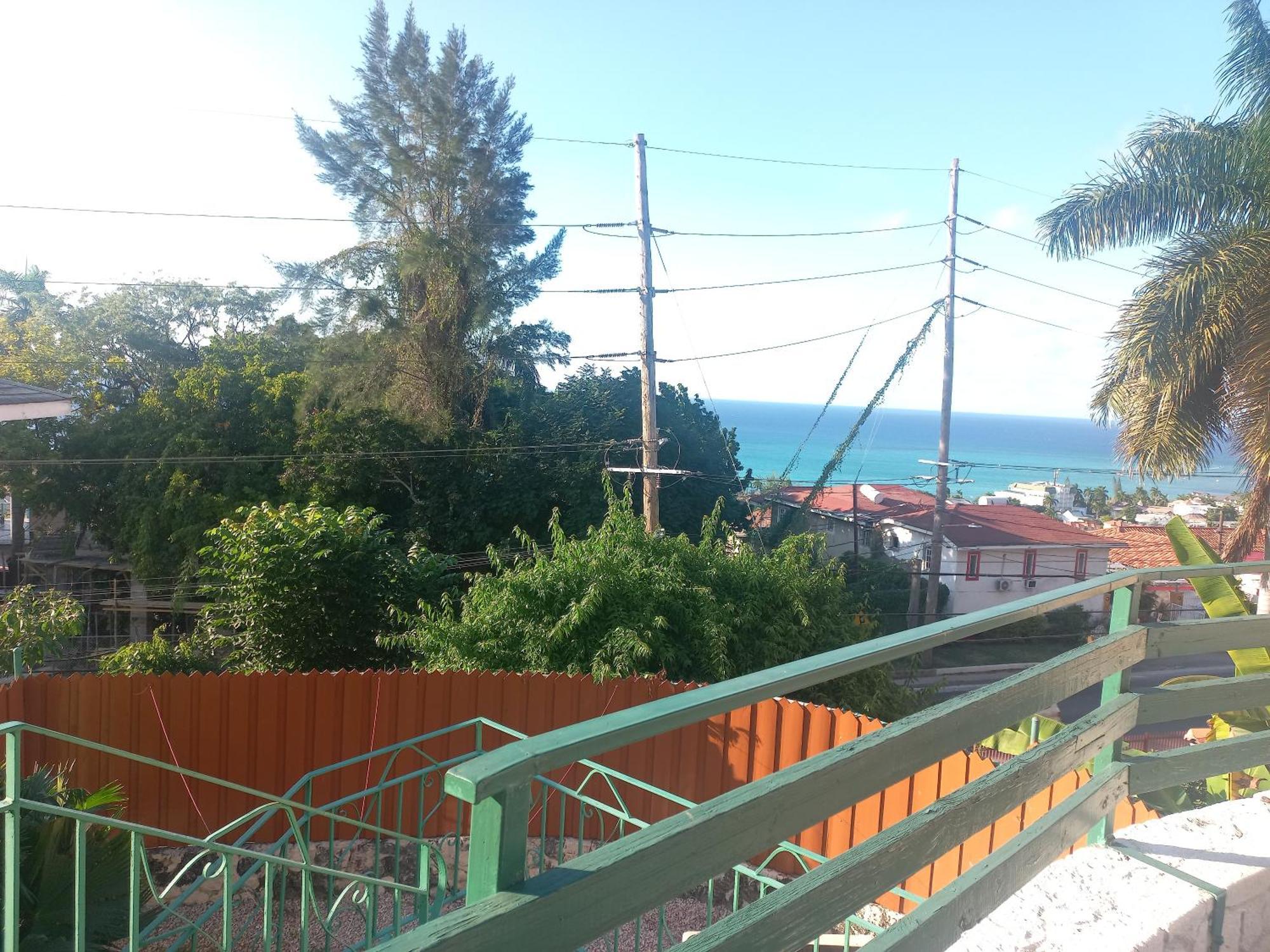 3 Bdr #2 At Ramparts Near Sangster Airport *