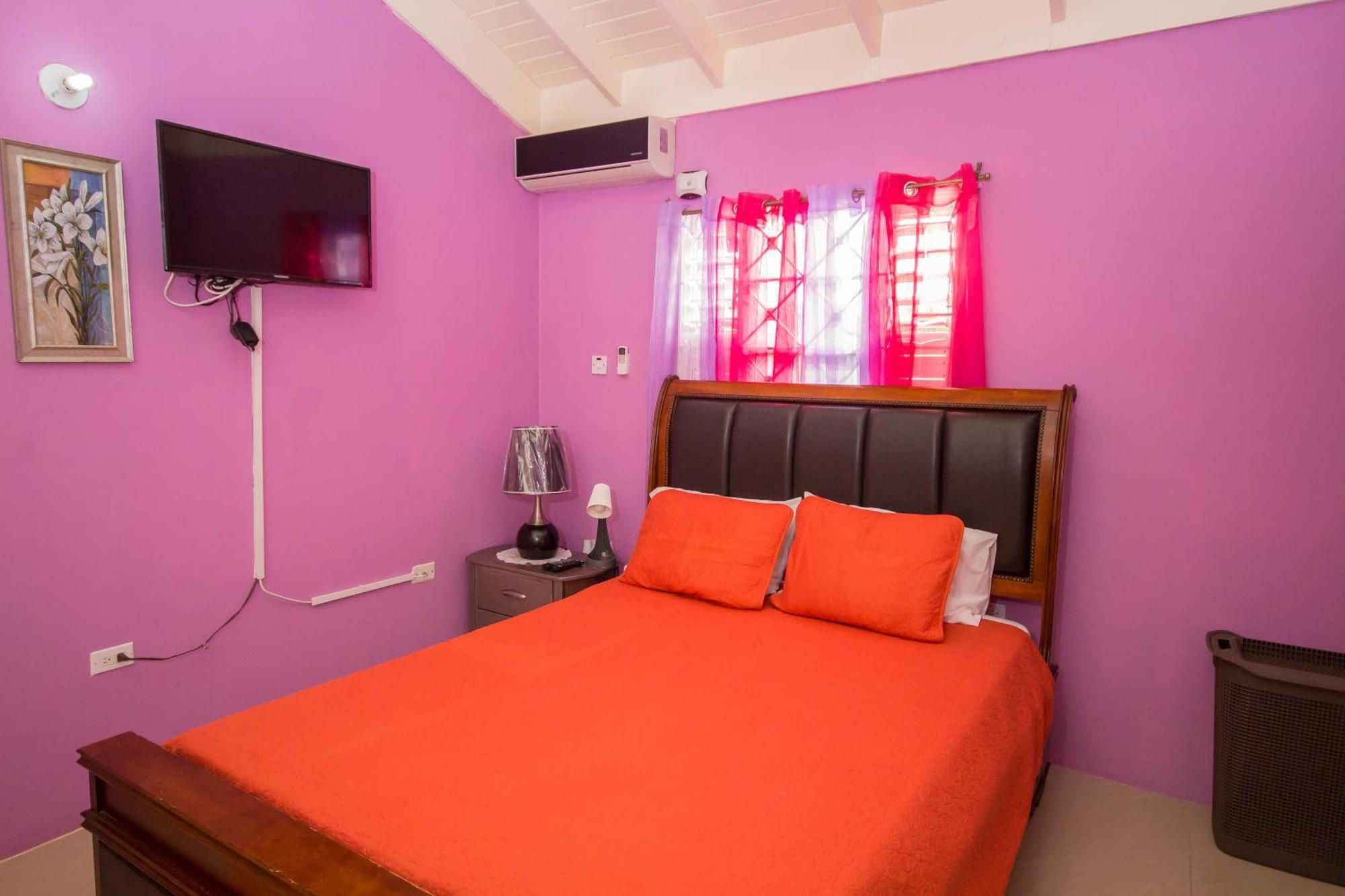 Ocho Rios Drax Hall 2 Bed Luxury Getaway 24hrs Security Guest house Saint Ann's Bay