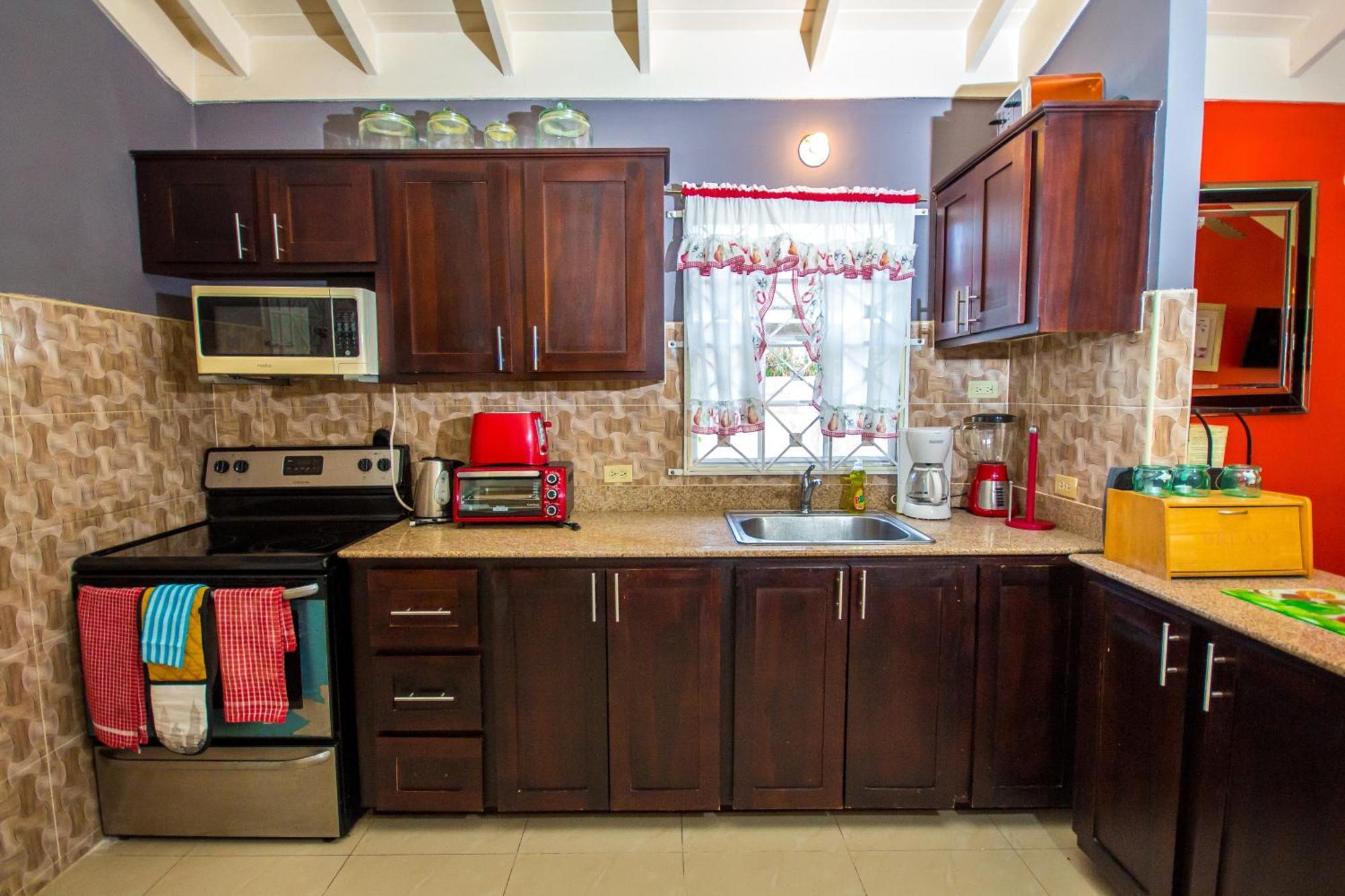 Guest house Ocho Rios Drax Hall 2 Bed Luxury Getaway 24hrs Security