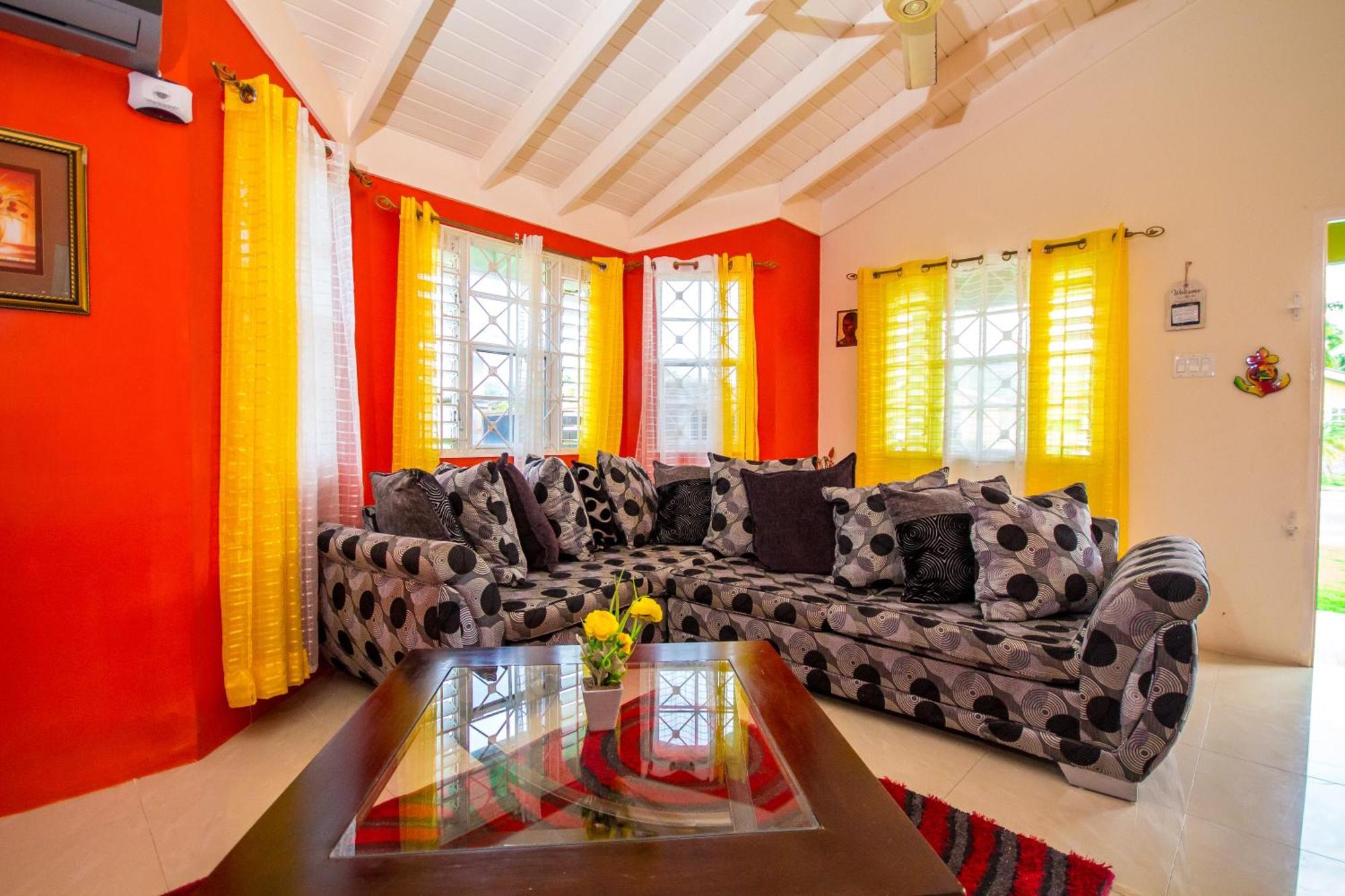 Guest house Ocho Rios Drax Hall 2 Bed Luxury Getaway 24hrs Security *