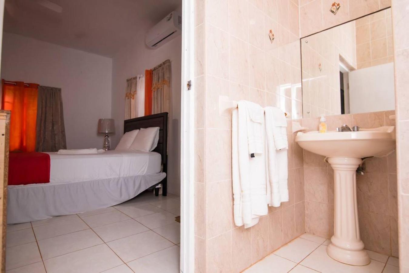 Suzette Bed & Breakfast