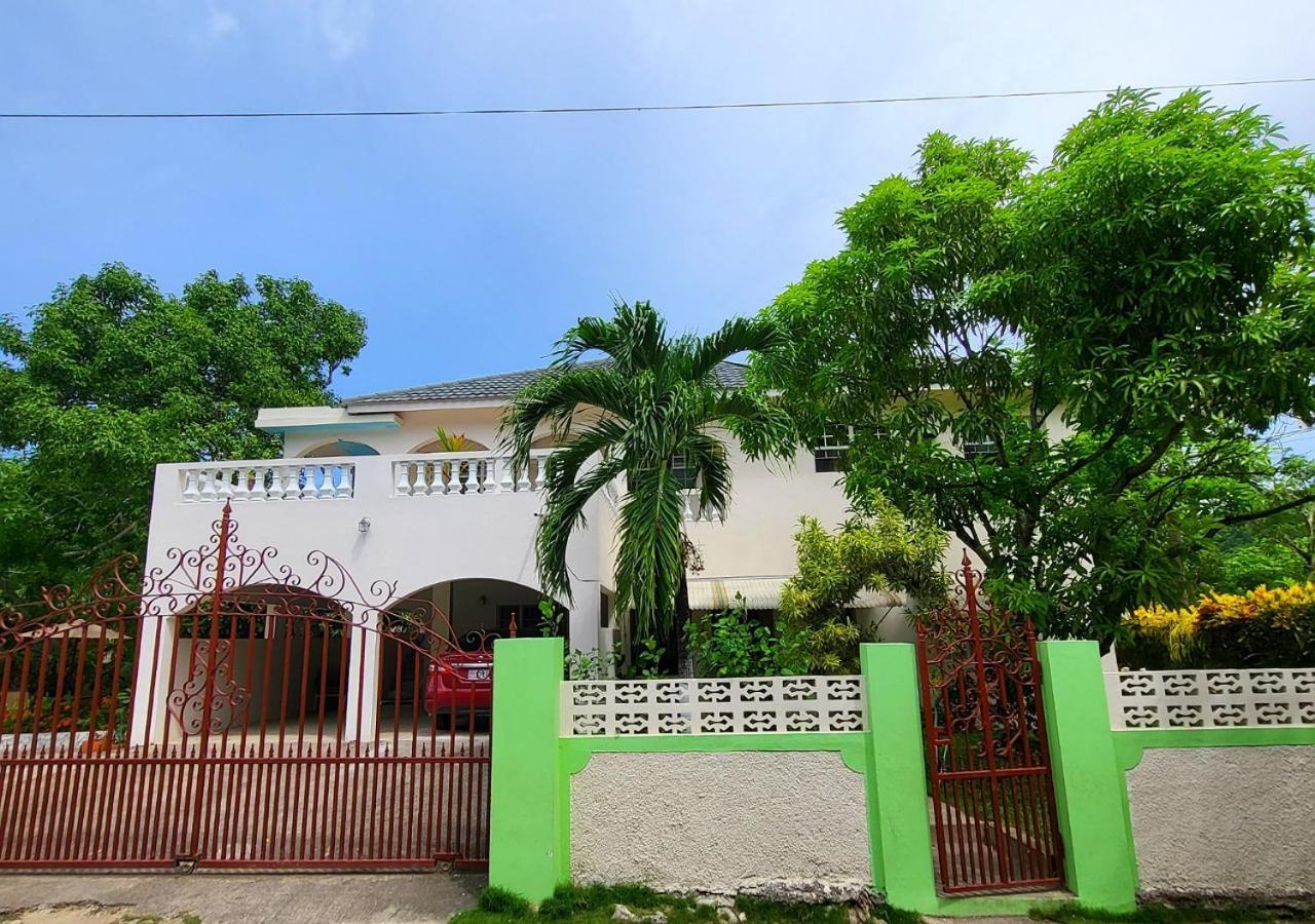 Green's Palace Jamaica 3*