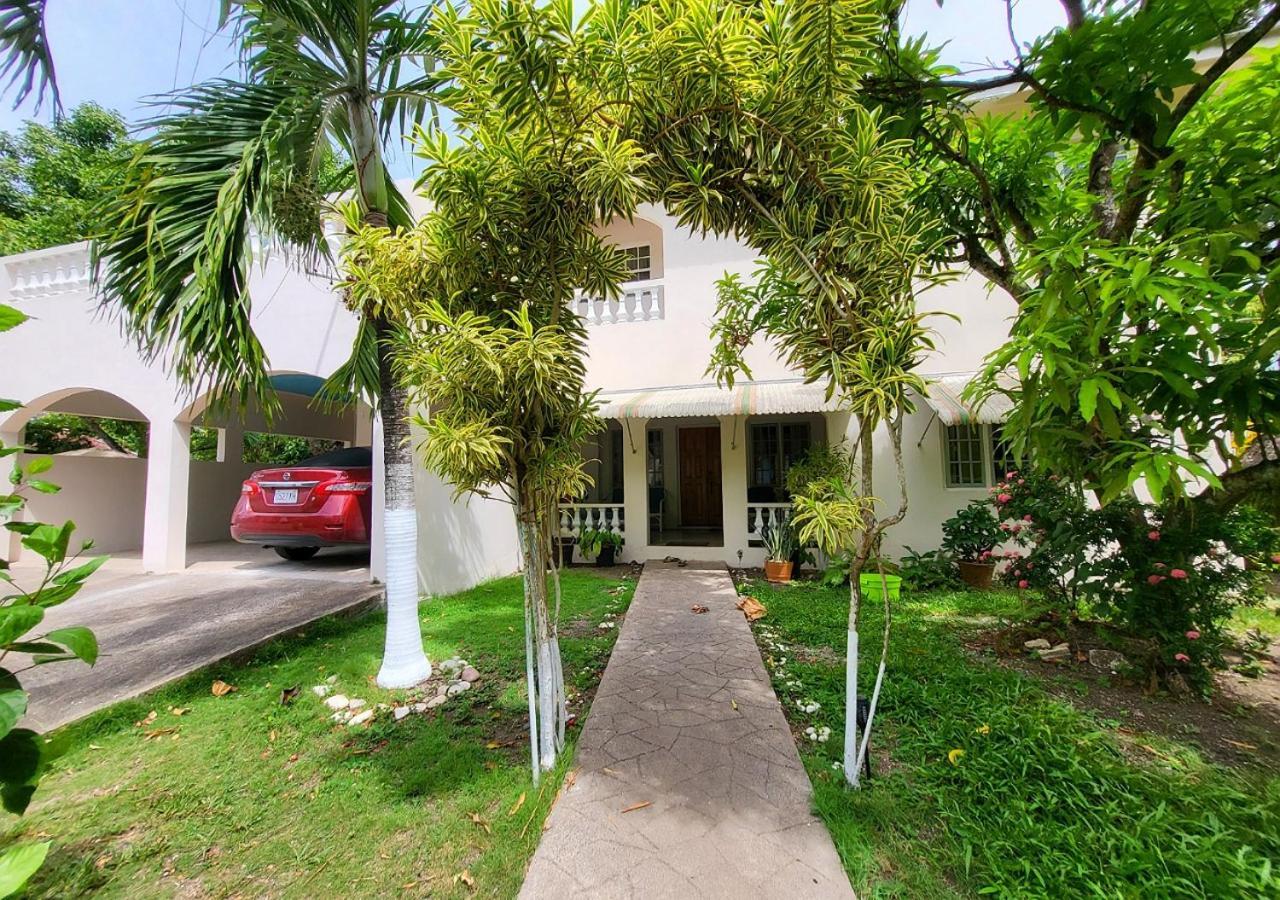 Green's Palace Jamaica Guest house 3*