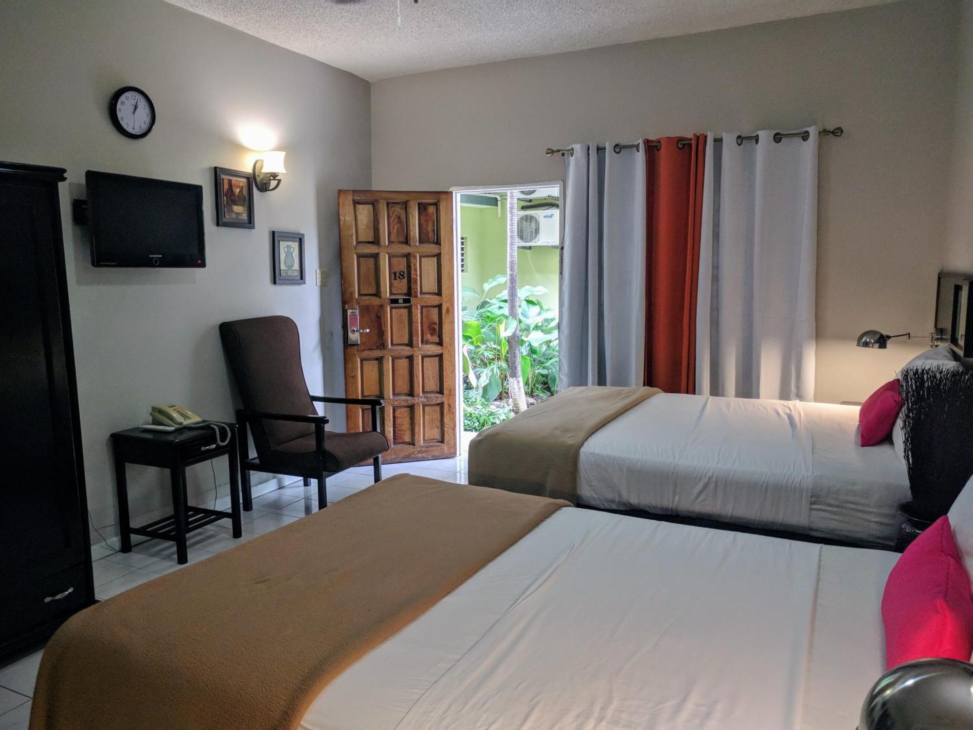 Hotel Christar Kingston