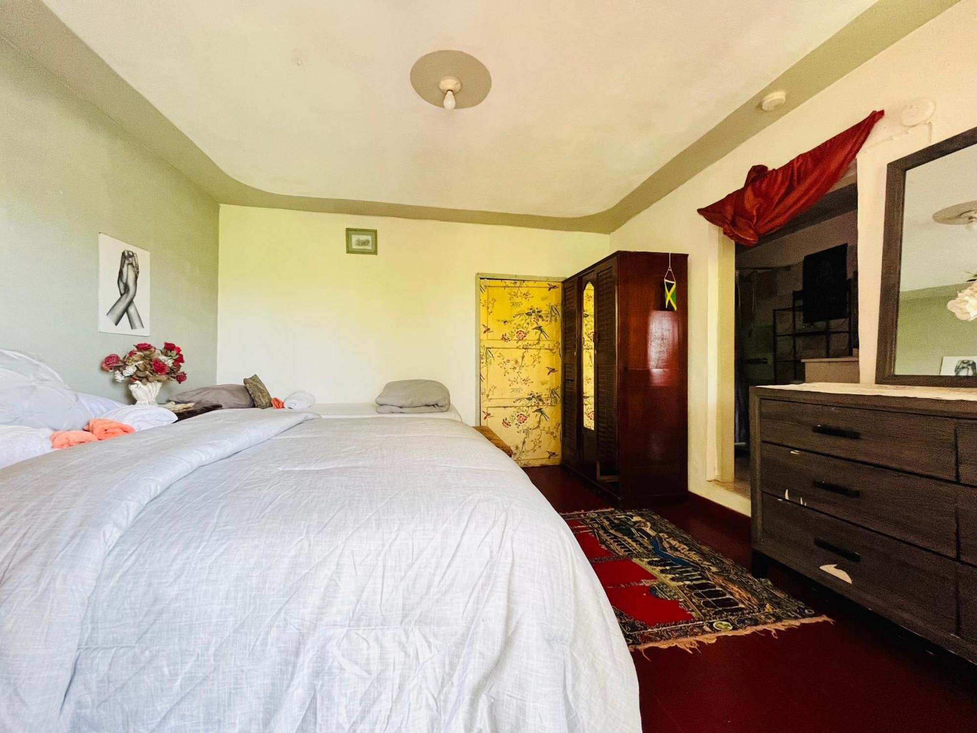 Nine Miles Cultural Hangouts And Tours * Stepney