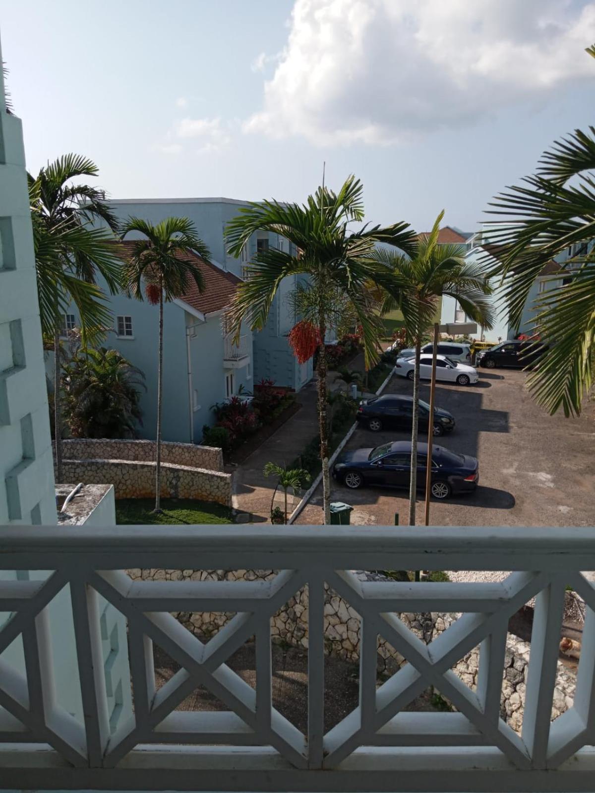 Point Village, Negril, Jamaica Apartment *