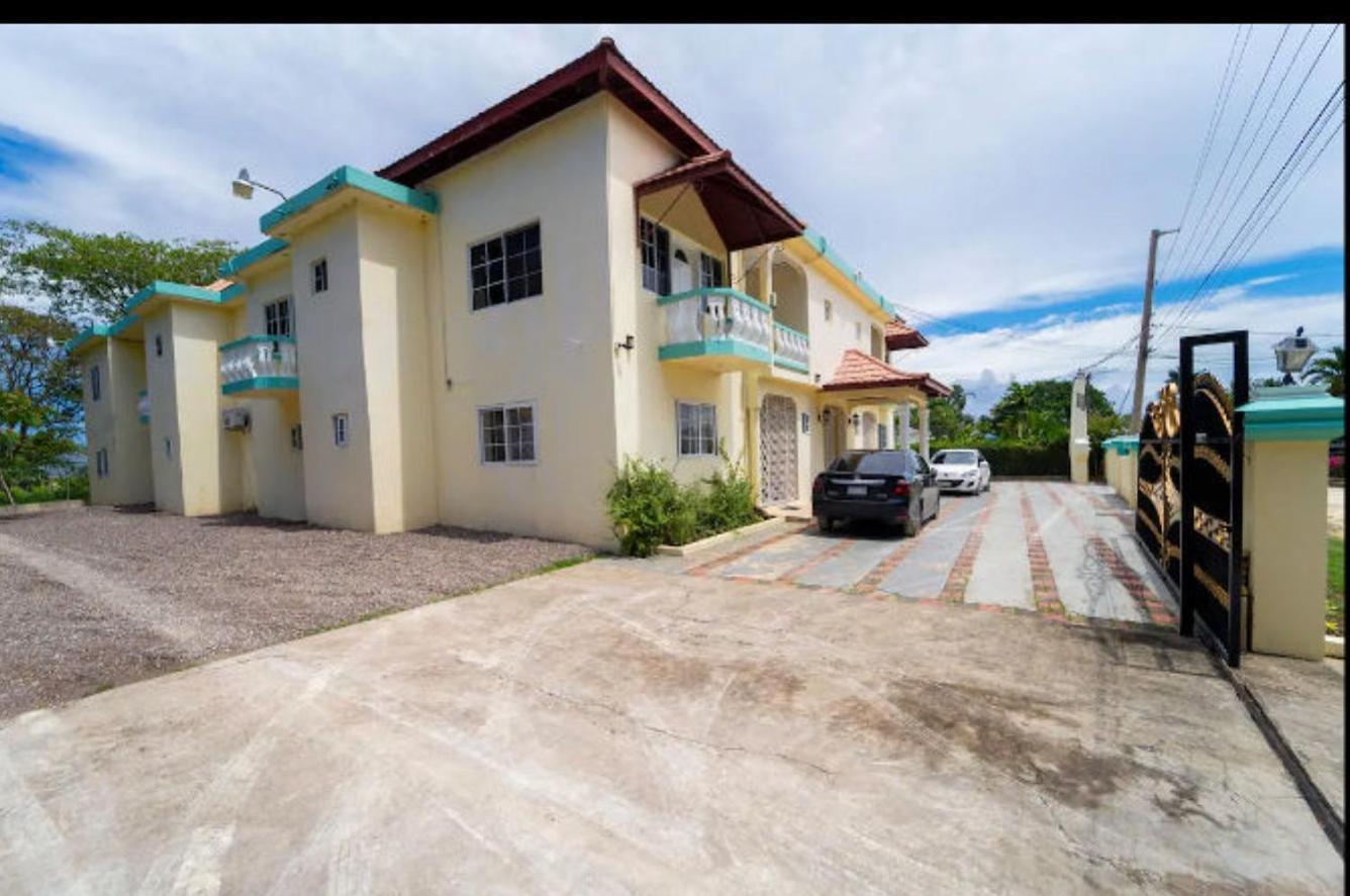 24 Edwards Ave ,runaway Bay Jamaica 6 *
